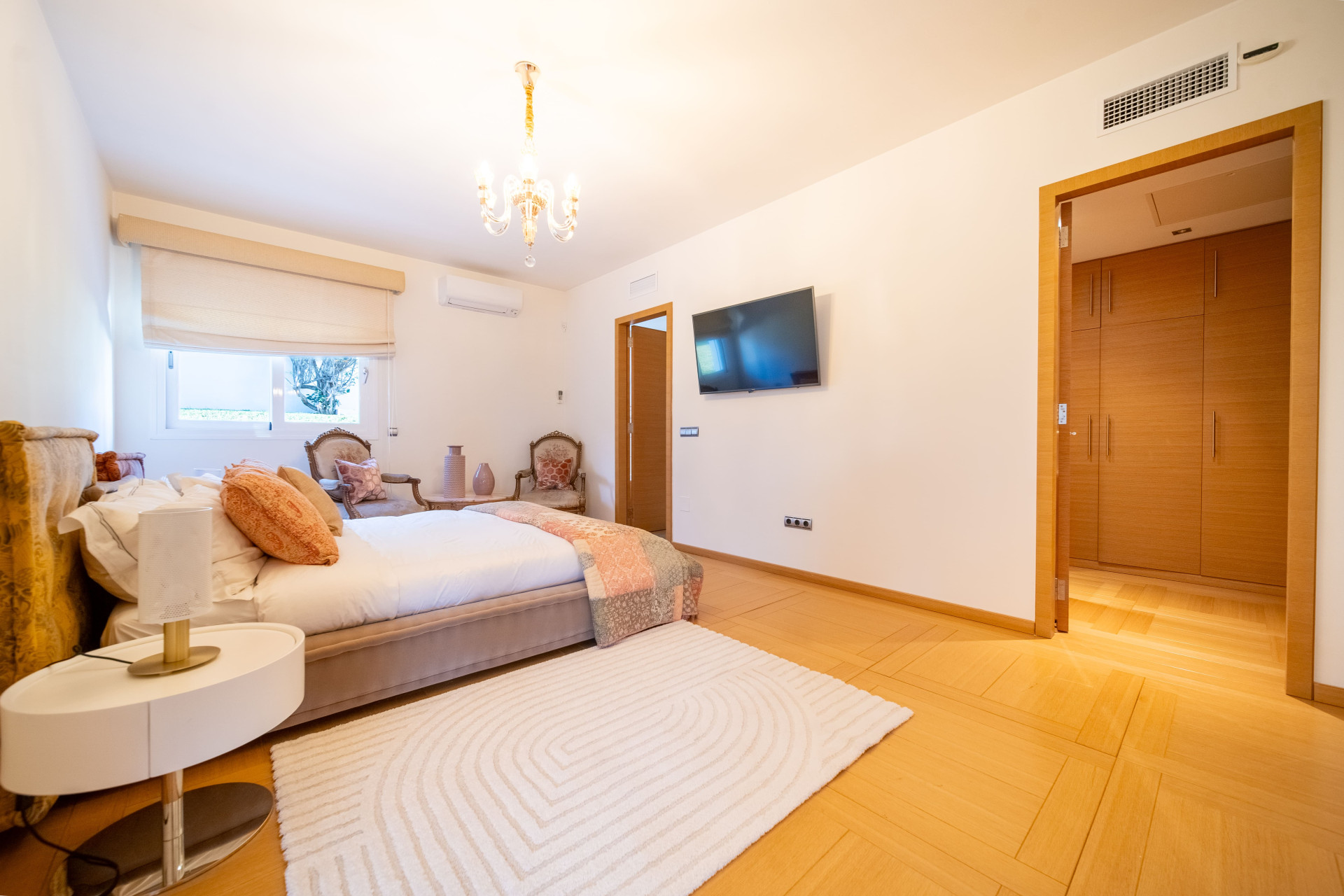  Image of Villa - 7 Bedrooms - 7 Bathrooms for sale in Malaga-San Pedro de Alcantara-Spain, Image 28
