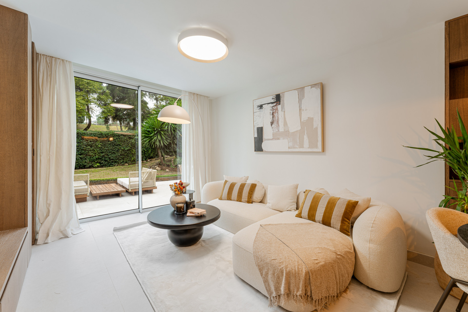 Image of Ground Floor Apartment - 3 Bedrooms - 2 Bathrooms for Sale in Malaga-Benahavis-Spain, Image 3