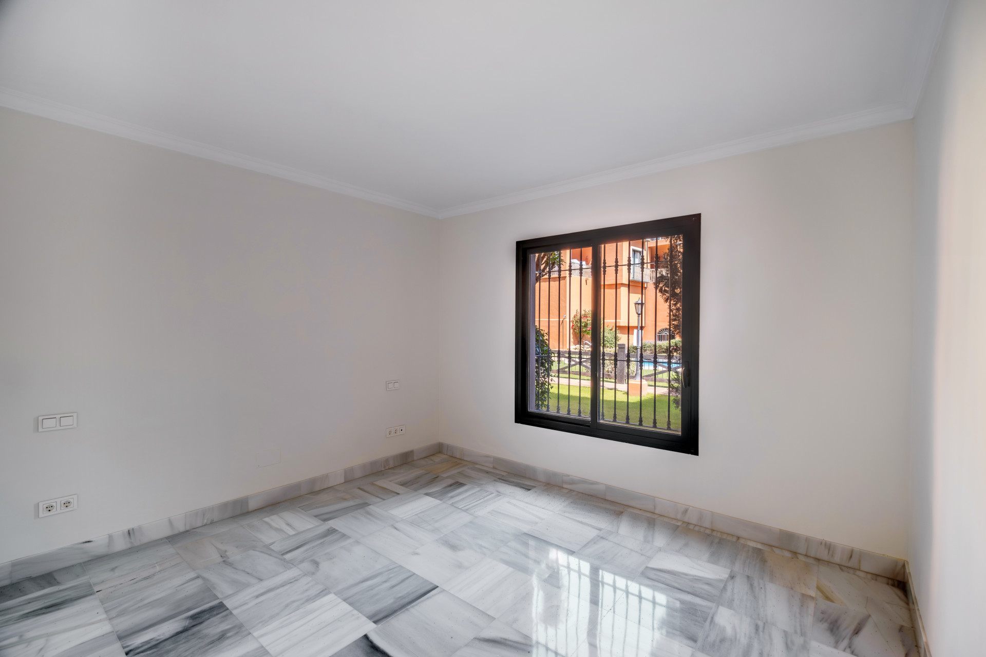 Image of Apartment - 2 Bedrooms - 2 Bathrooms for Sale in Malaga-Benahavis-Spain, Image 5