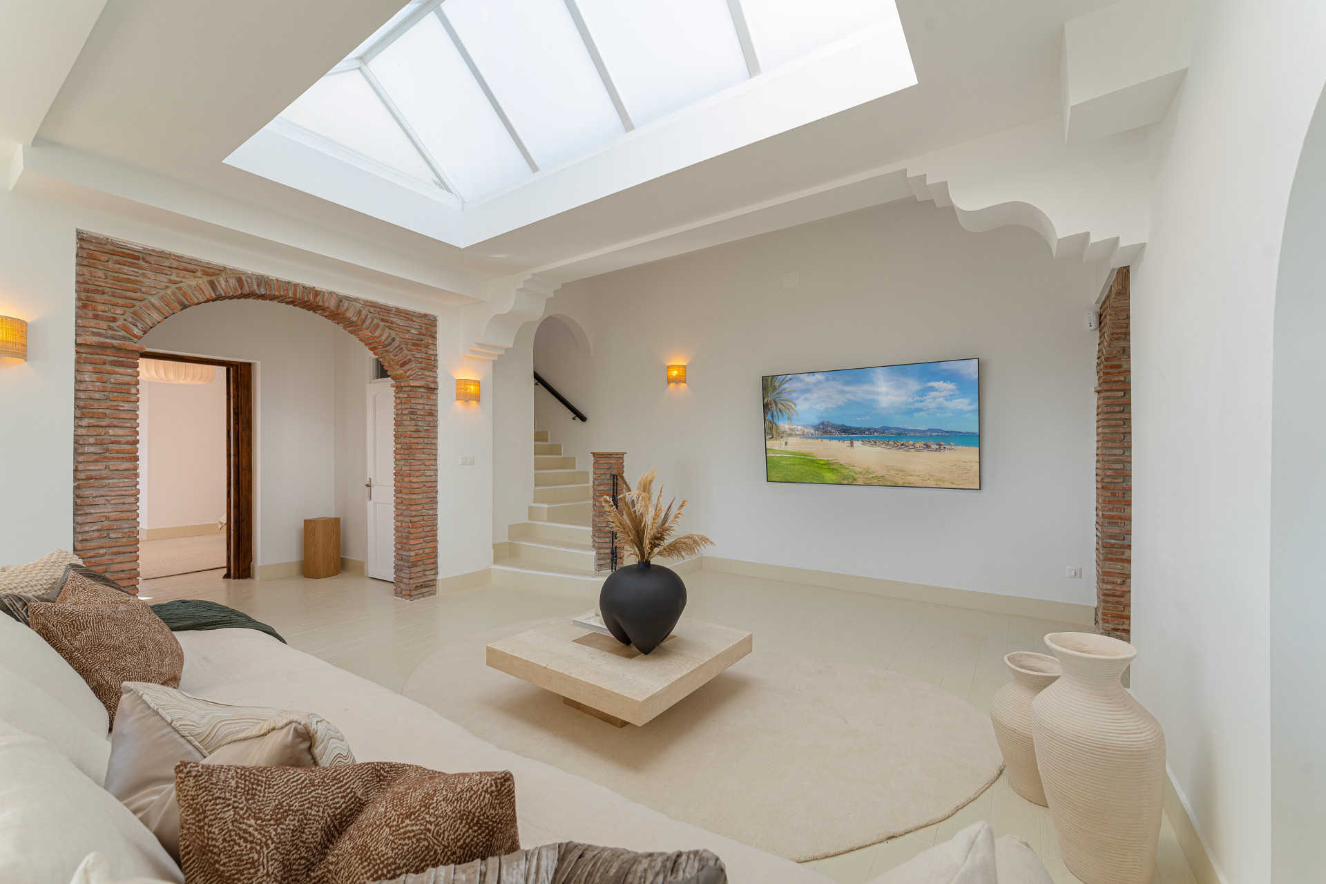  Image of Villa - 6 Bedrooms - 5 Bathrooms for sale in Malaga-Benahavis-Spain, Image 12