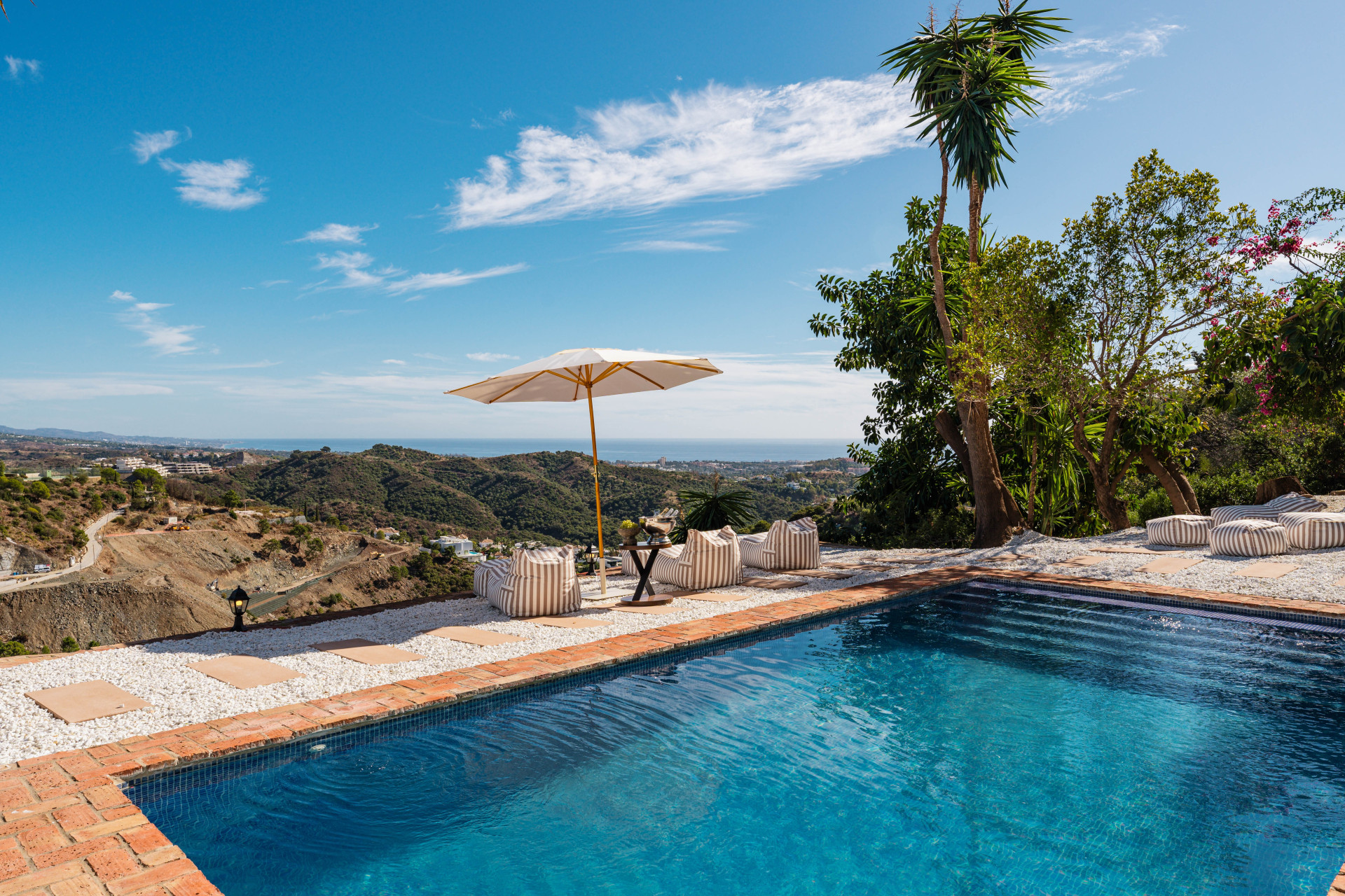 Image of Villa - 6 Bedrooms - 5 Bathrooms for Sale in Malaga-Benahavis-Spain, Image 2