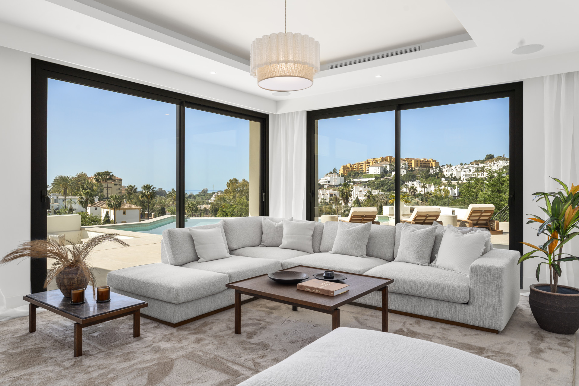 Image of Villa - 4 Bedrooms - 4 Bathrooms for Sale in Malaga-Estepona-Spain, Image 4
