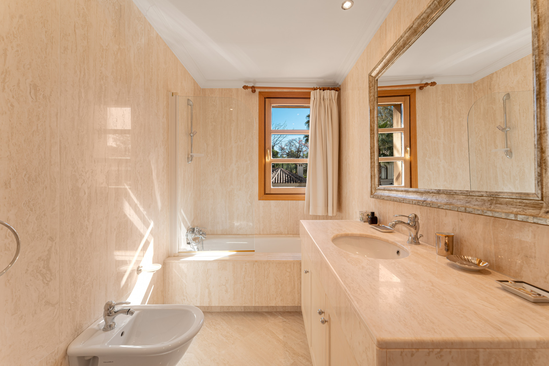  Image of Villa - 5 Bedrooms - 4 Bathrooms for sale in Malaga-Marbella-Spain, Image 16