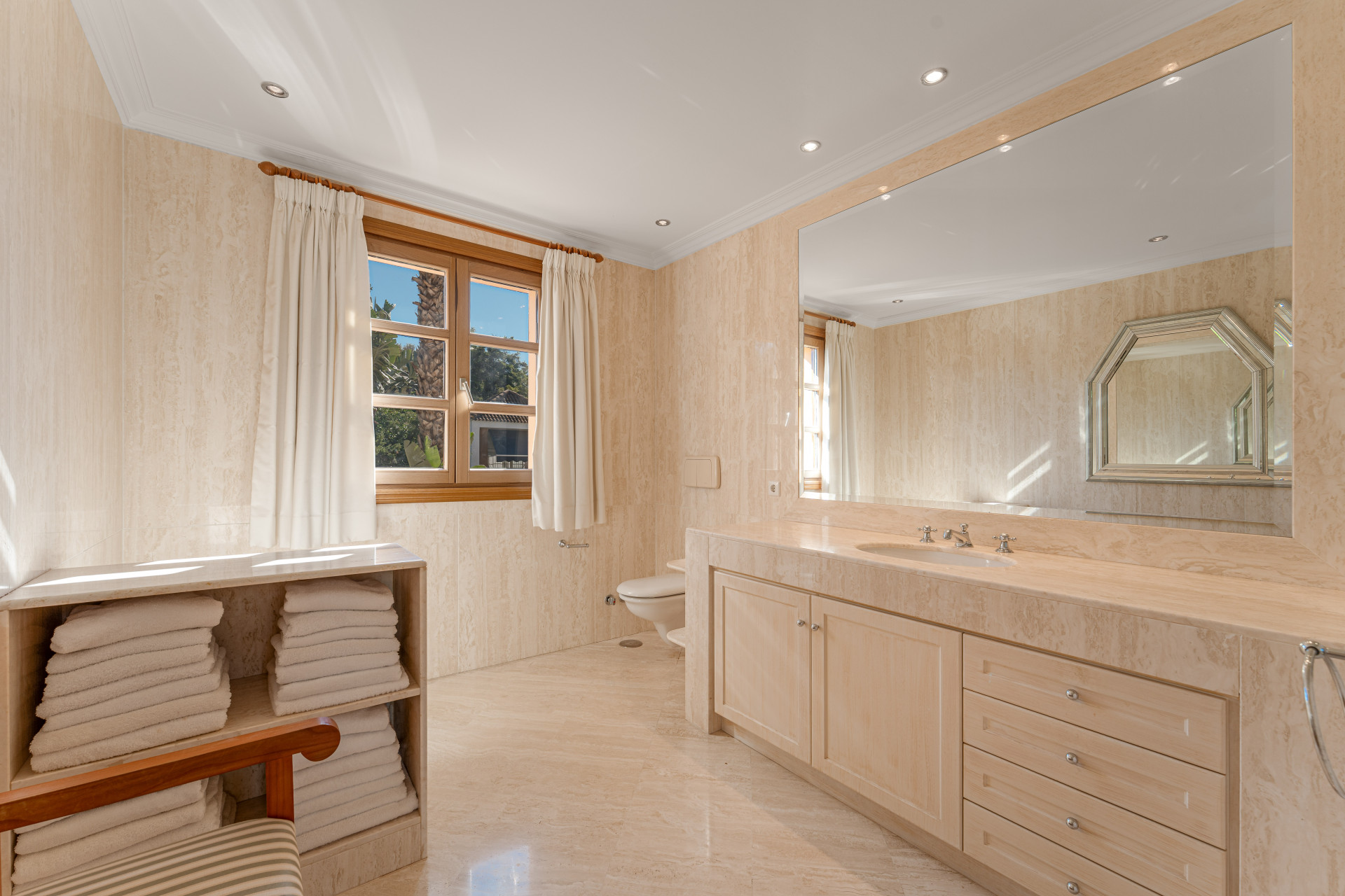  Image of Villa - 5 Bedrooms - 4 Bathrooms for sale in Malaga-Marbella-Spain, Image 22