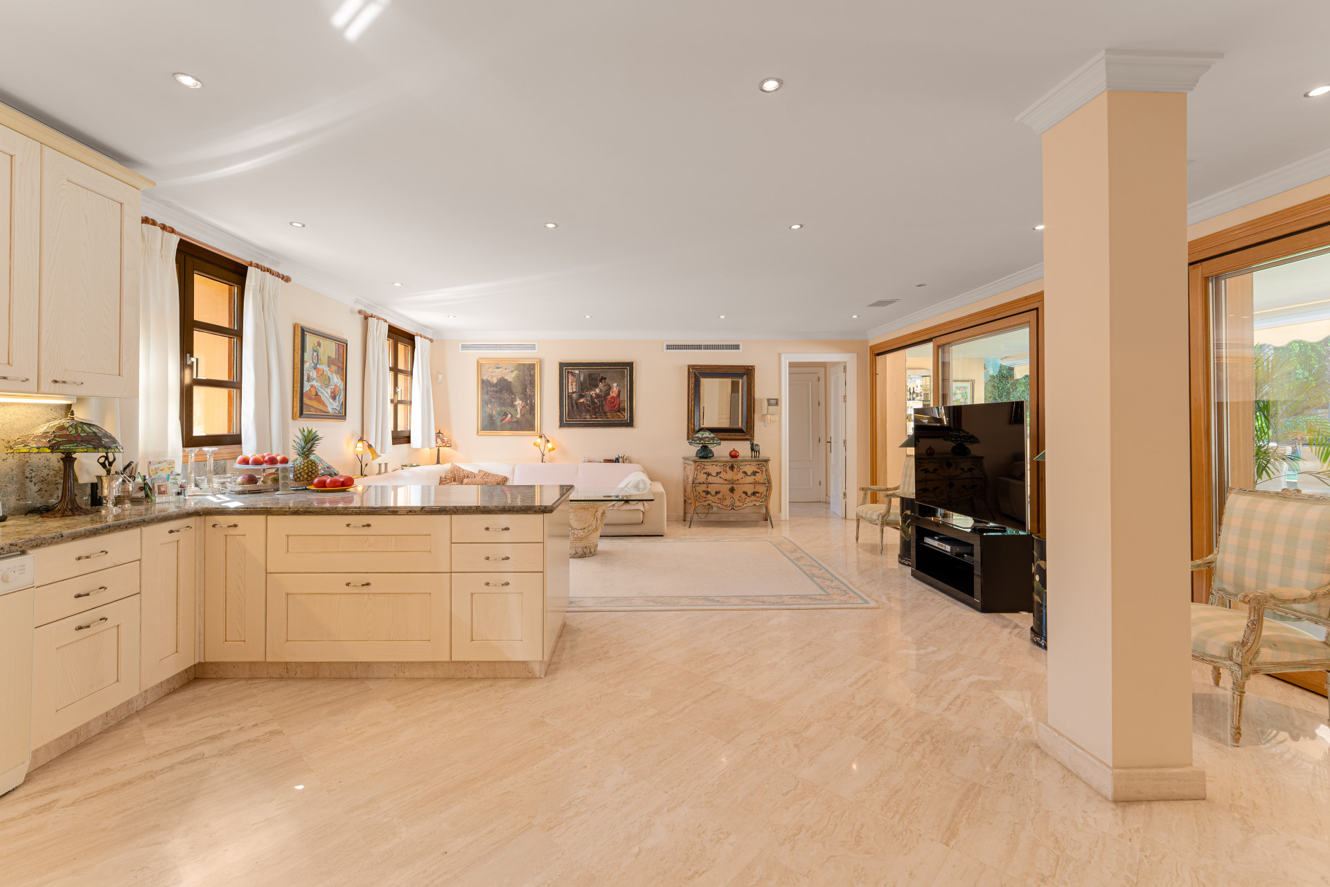  Image of Villa - 5 Bedrooms - 4 Bathrooms for sale in Malaga-Marbella-Spain, Image 8