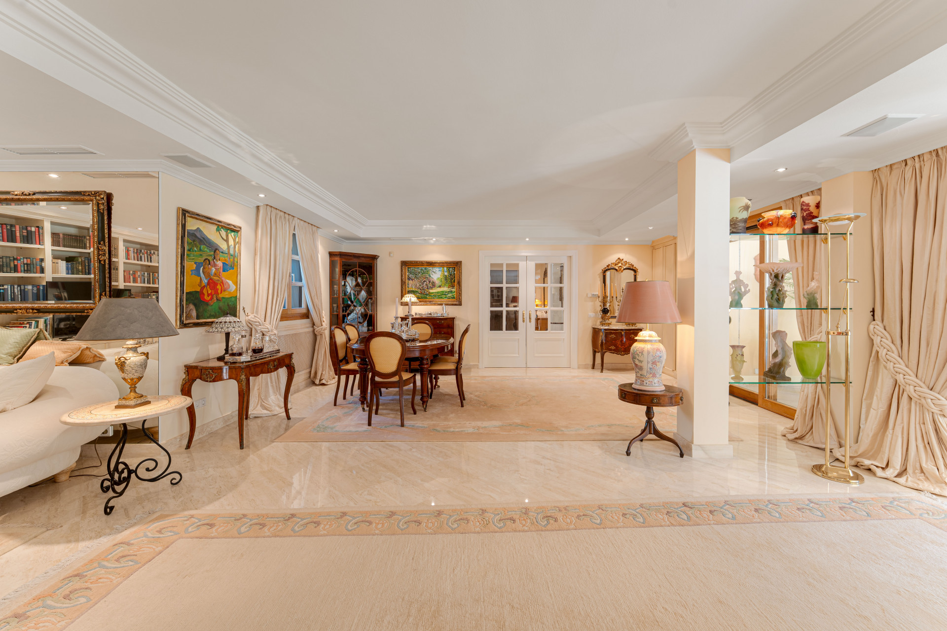  Image of Villa - 5 Bedrooms - 4 Bathrooms for sale in Malaga-Marbella-Spain, Image 6