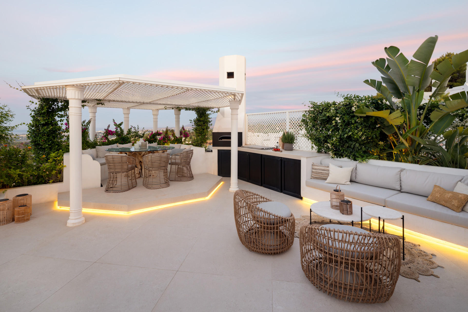  Image of Penthouse - 4 Bedrooms - 4 Bathrooms for sale in Malaga-Marbella-Spain, Image 19