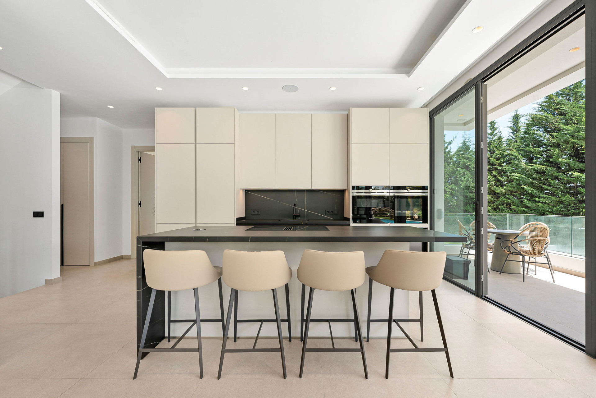 Image of Villa - 4 Bedrooms - 4 Bathrooms for Sale in Malaga-Marbella-Spain, Image 4