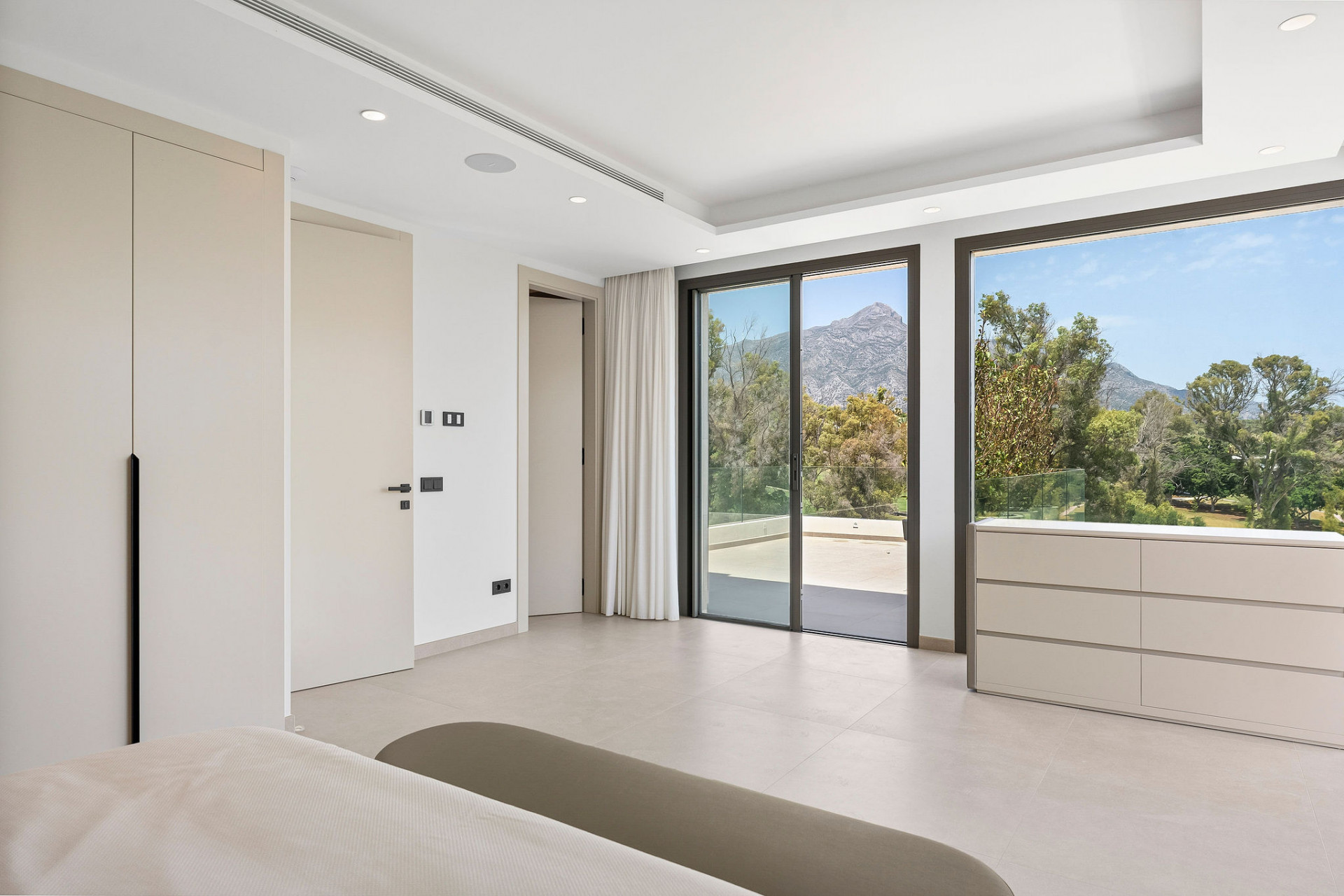  Image of Villa - 4 Bedrooms - 4 Bathrooms for sale in Malaga-Marbella-Spain, Image 19