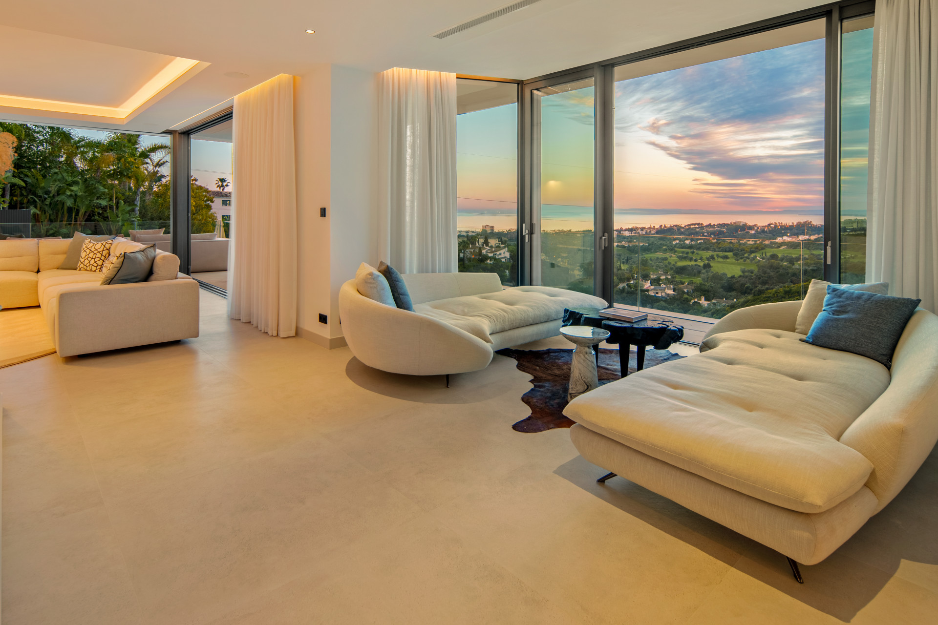  Image of Villa - 4 Bedrooms - 4 Bathrooms for sale in Malaga-Marbella-Spain, Image 38