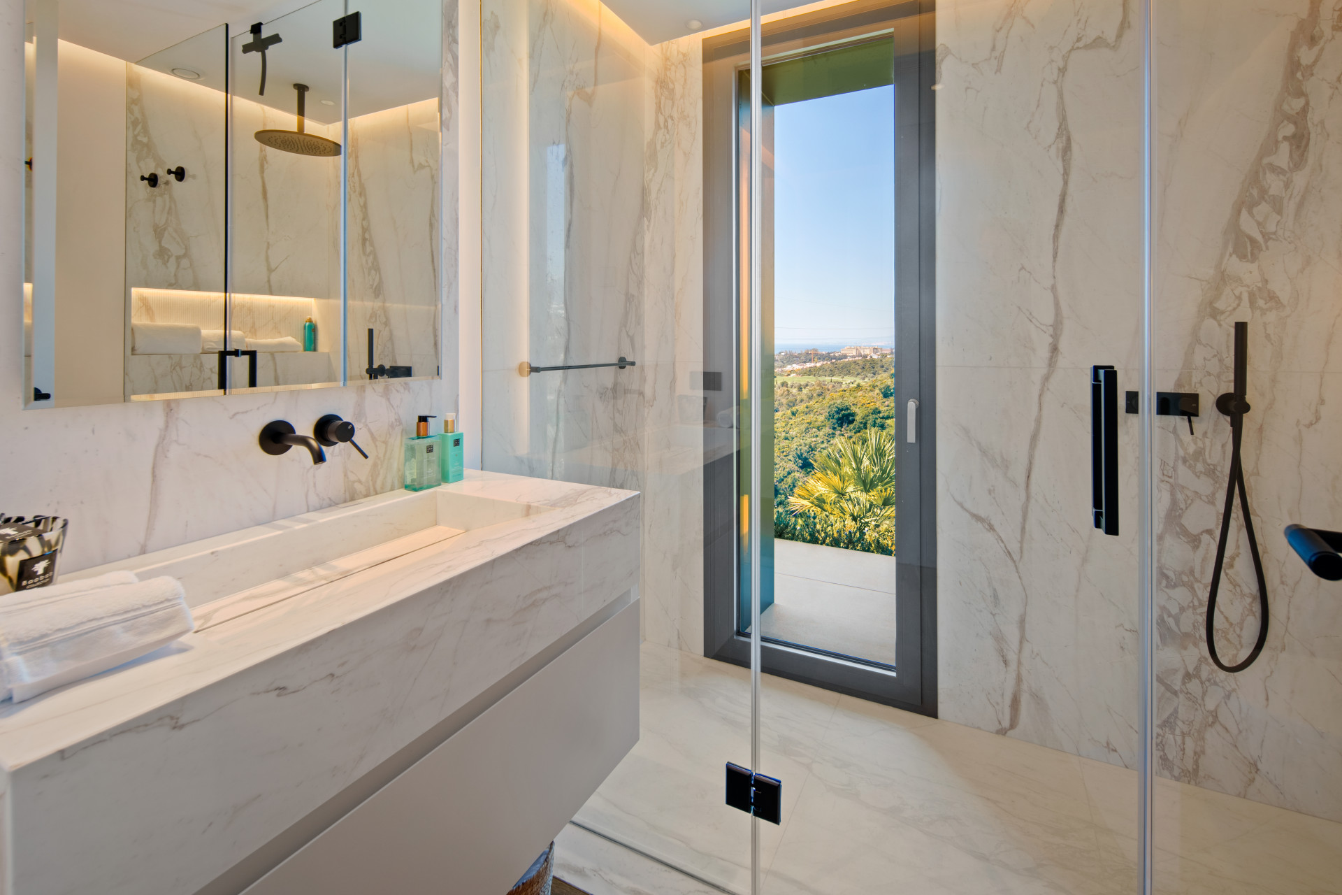  Image of Villa - 4 Bedrooms - 4 Bathrooms for sale in Malaga-Marbella-Spain, Image 24