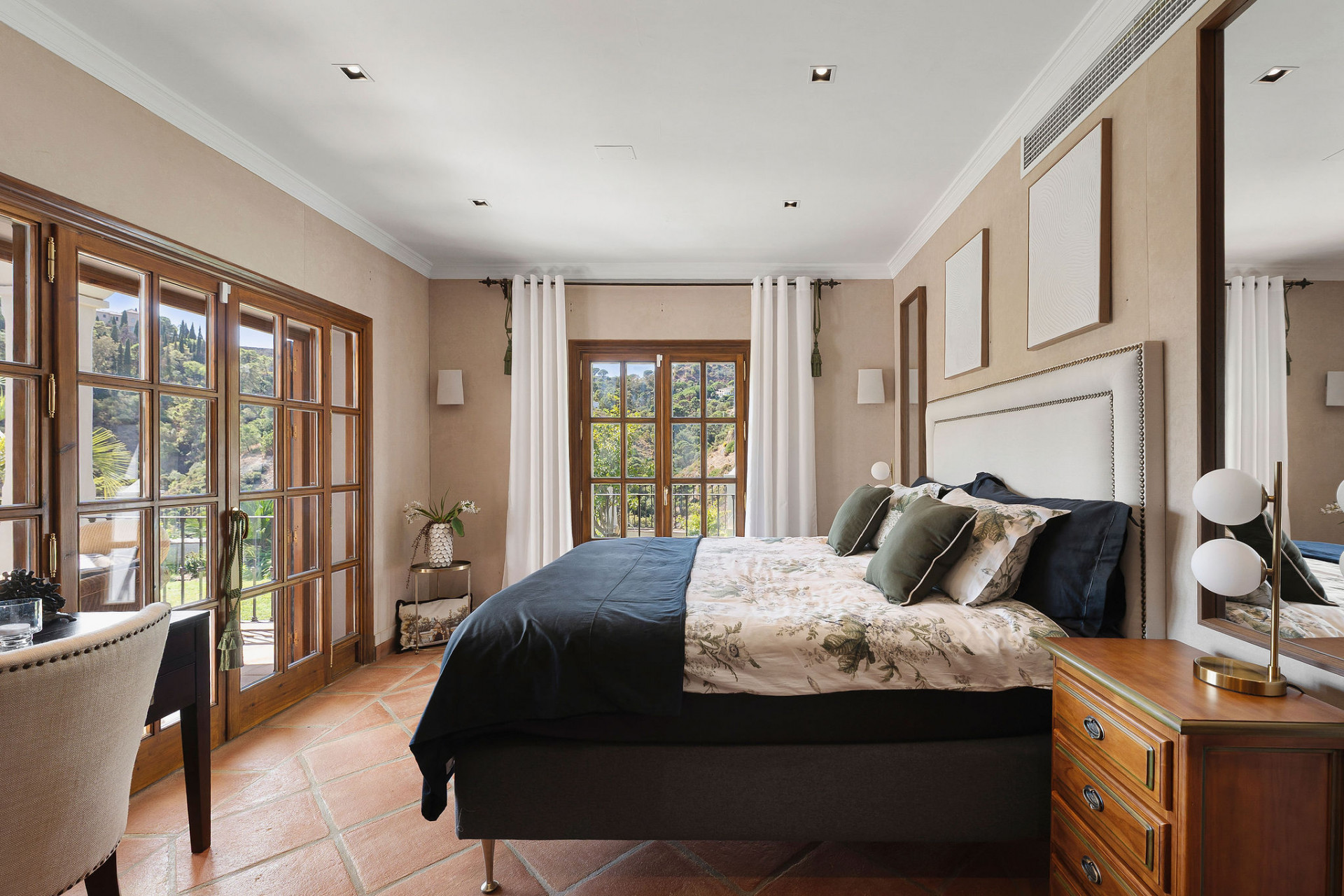  Image of Villa - 4 Bedrooms - 4 Bathrooms for sale in Malaga-Benahavis-Spain, Image 14