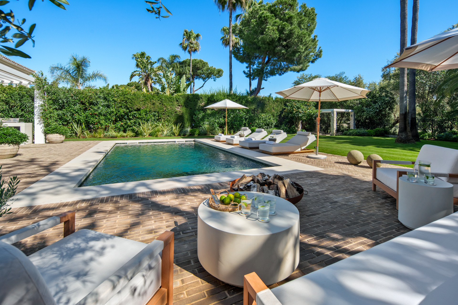  Image of Villa - 4 Bedrooms - 4 Bathrooms for sale in Malaga-Marbella-Spain, Image 7
