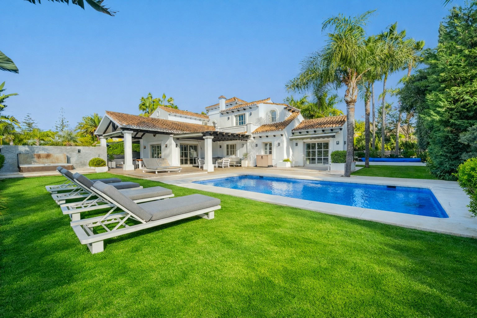 Image of Villa - 6 Bedrooms - 6 Bathrooms for Sale in Malaga-Marbella-Spain, Image 1