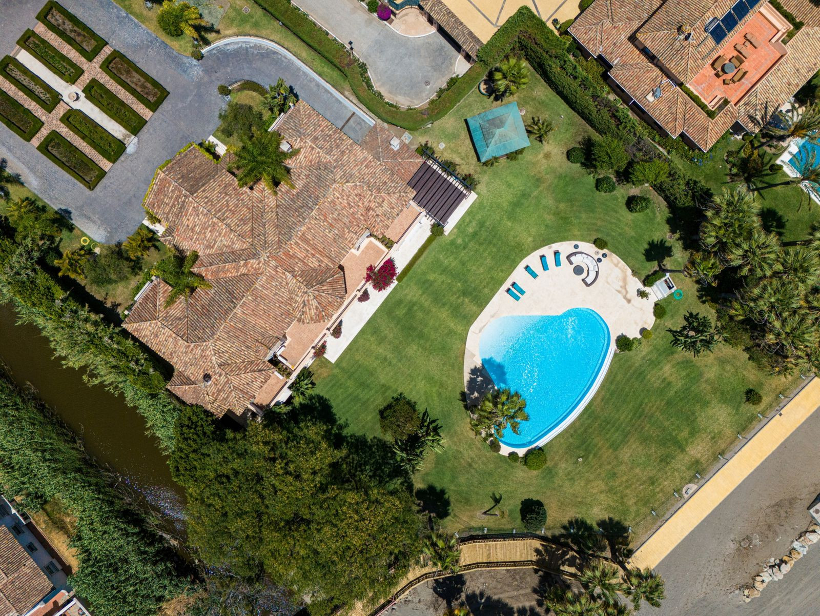  Image of Villa - 9 Bedrooms - 8 Bathrooms for sale in Malaga-Estepona-Spain, Image 46