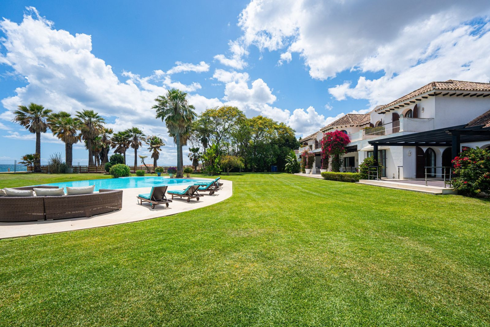  Image of Villa - 9 Bedrooms - 8 Bathrooms for sale in Malaga-Estepona-Spain, Image 7