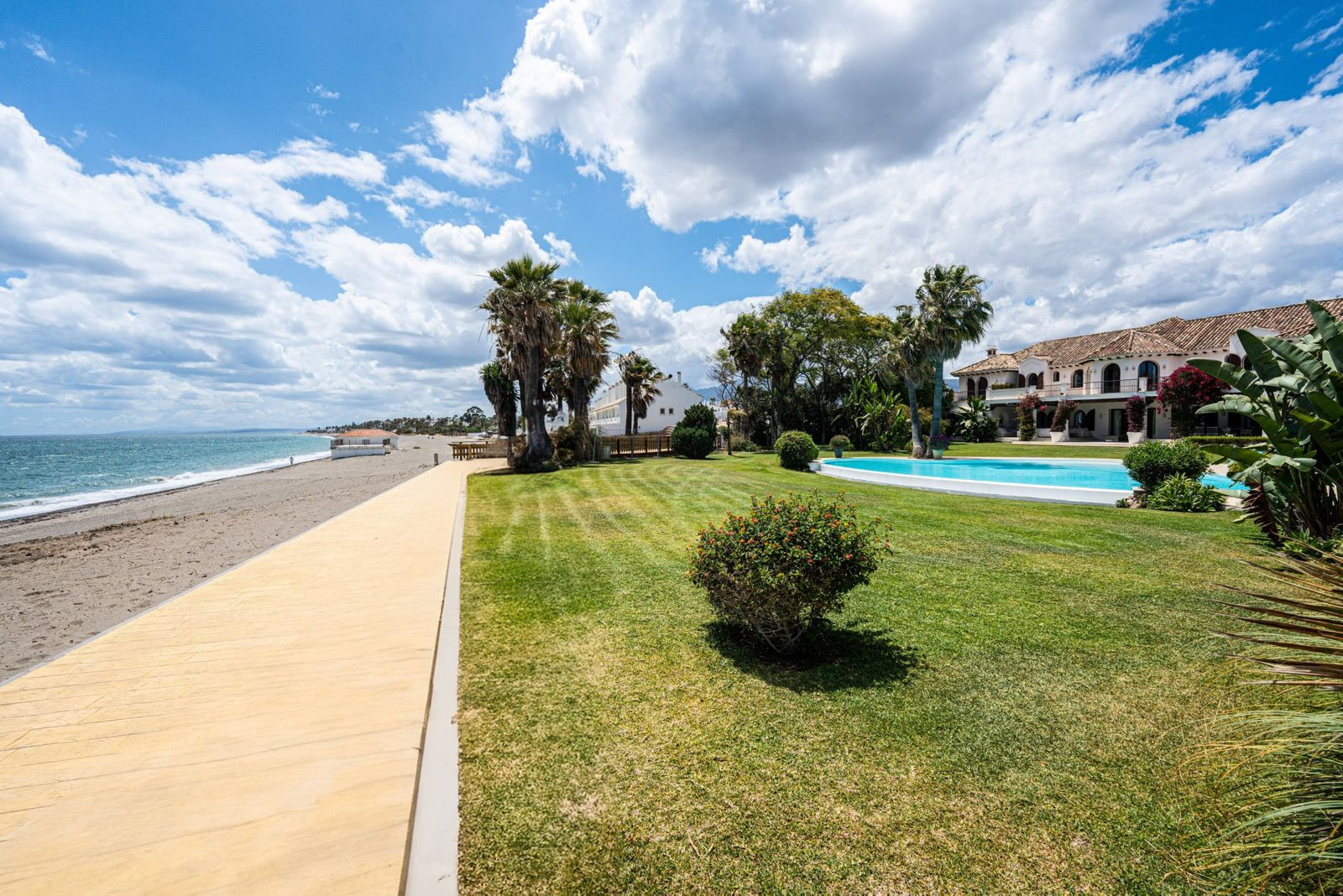  Image of Villa - 9 Bedrooms - 8 Bathrooms for sale in Malaga-Estepona-Spain, Image 8