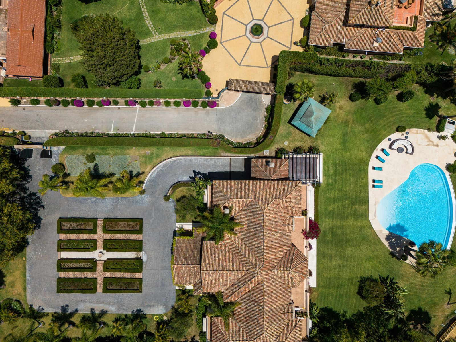  Image of Villa - 9 Bedrooms - 8 Bathrooms for sale in Malaga-Estepona-Spain, Image 47
