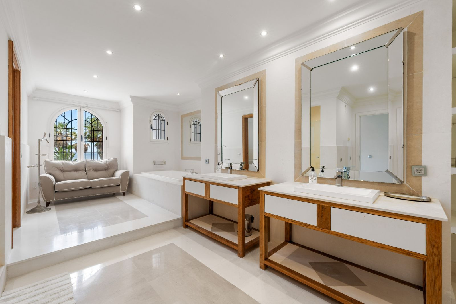  Image of Villa - 9 Bedrooms - 8 Bathrooms for sale in Malaga-Estepona-Spain, Image 21