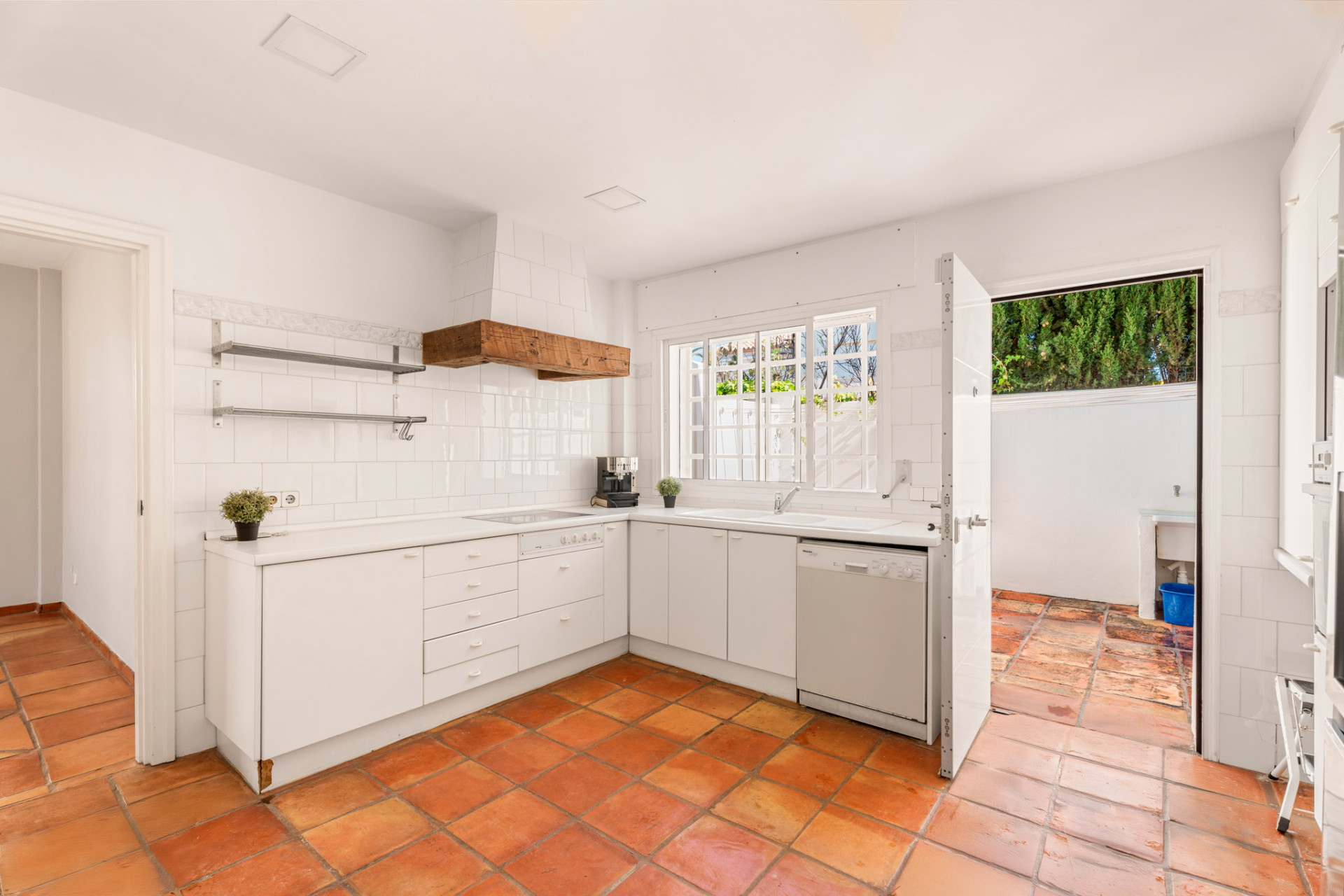  Image of Villa - 5 Bedrooms - 5 Bathrooms for sale in Malaga-Marbella-Spain, Image 27