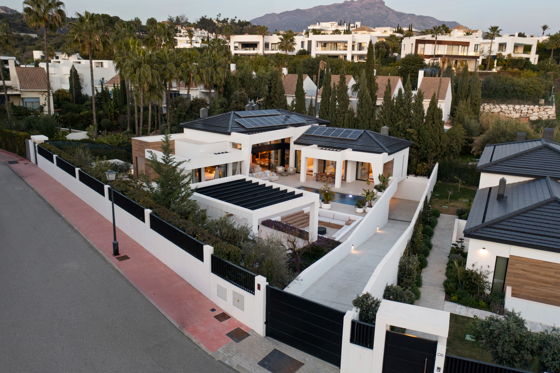 Image of Villa - 6 Bedrooms - 6 Bathrooms for Sale in Malaga-Marbella-Spain, Image 5