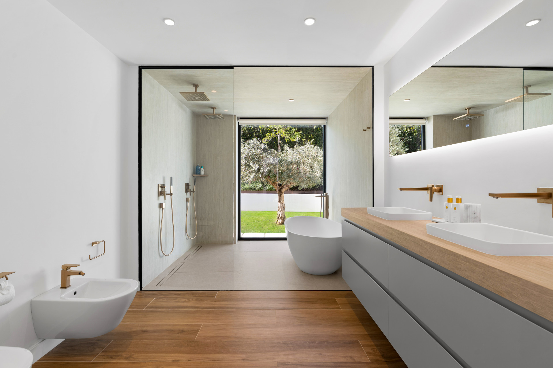  Image of Villa - 6 Bedrooms - 6 Bathrooms for sale in Malaga-Marbella-Spain, Image 15