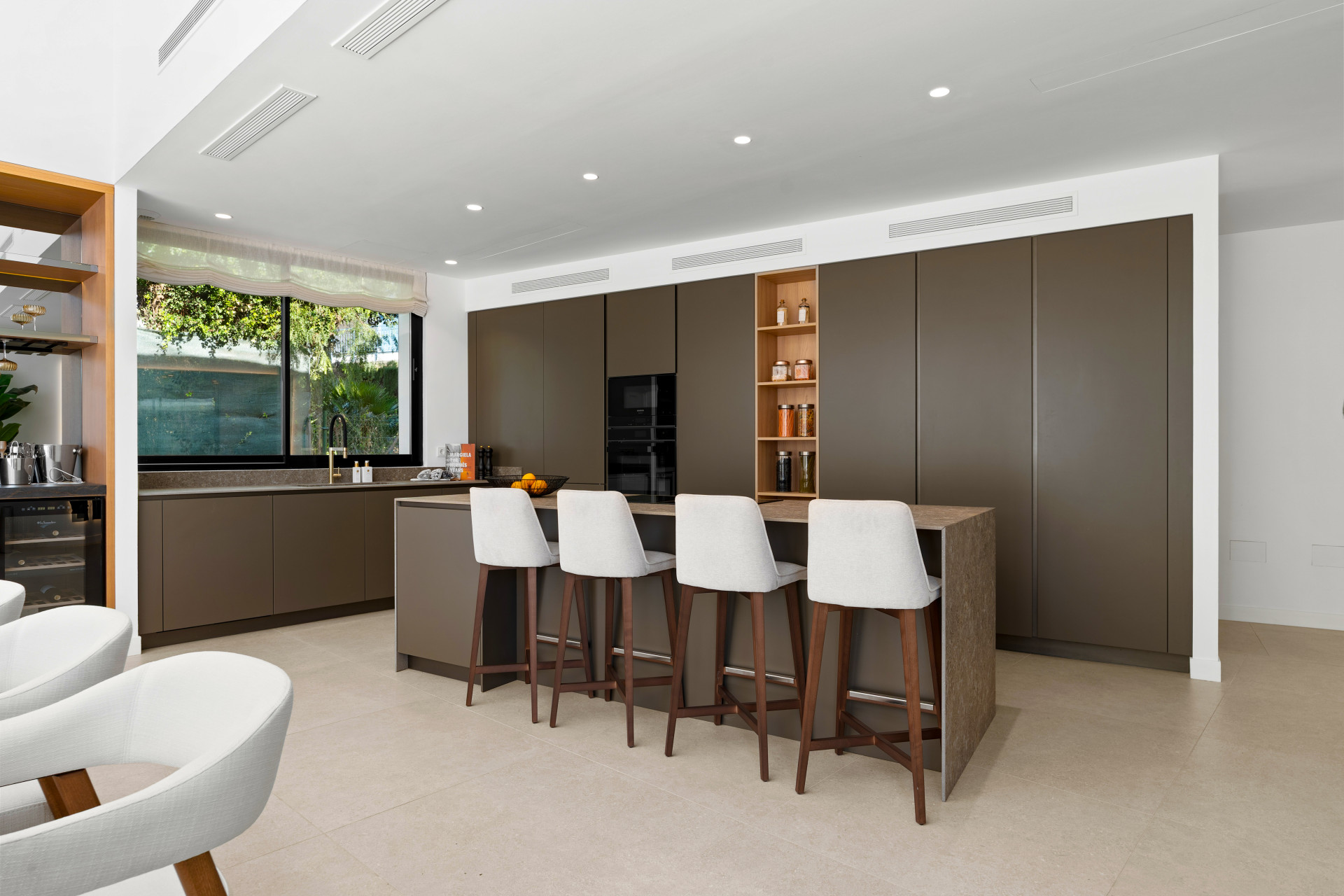  Image of Villa - 6 Bedrooms - 6 Bathrooms for sale in Malaga-Marbella-Spain, Image 11