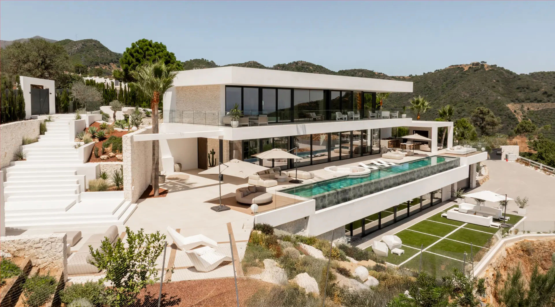 Image of Villa - 4 Bedrooms - 5 Bathrooms for Sale in Malaga-Benahavis-Spain, Image 1