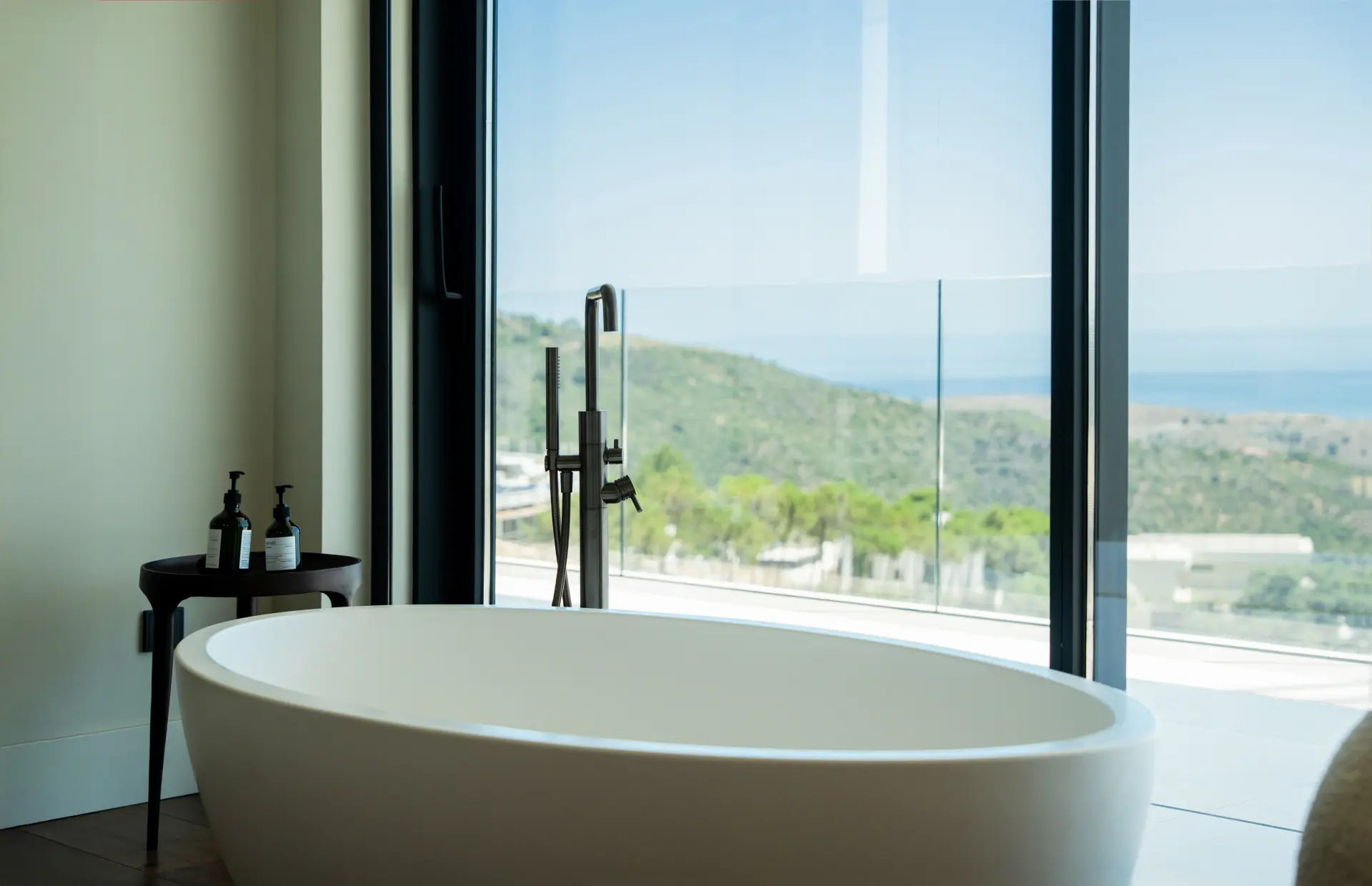 Image of Villa - 4 Bedrooms - 5 Bathrooms for sale in Malaga-Benahavis-Spain, Image 14