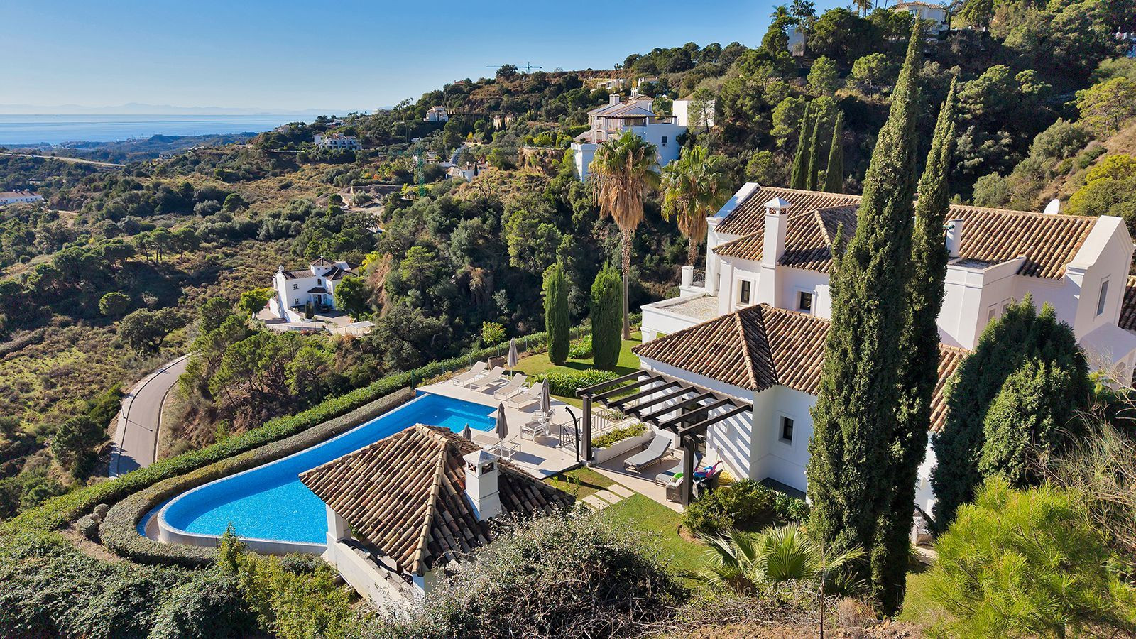 Image of Villa - 5 Bedrooms - 6 Bathrooms for Sale in Malaga-Benahavis-Spain, Image 4