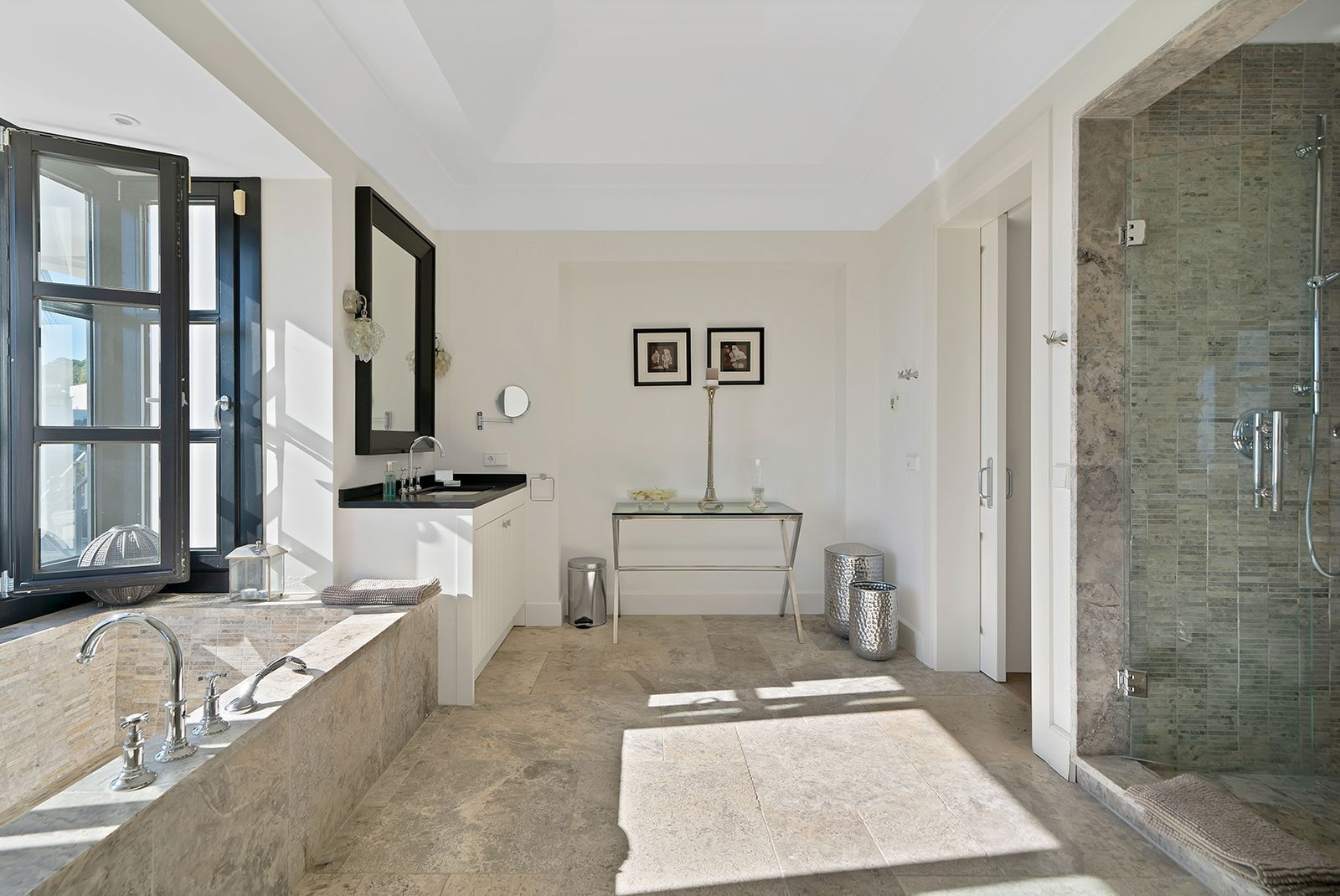  Image of Villa - 5 Bedrooms - 6 Bathrooms for sale in Malaga-Benahavis-Spain, Image 36