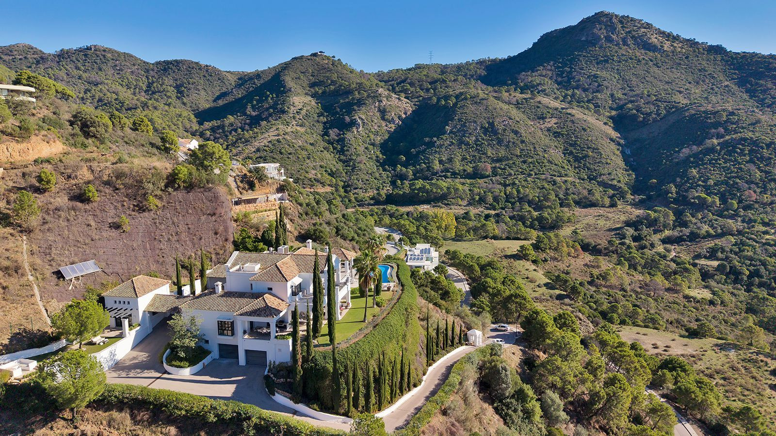  Image of Villa - 5 Bedrooms - 6 Bathrooms for sale in Malaga-Benahavis-Spain, Image 54