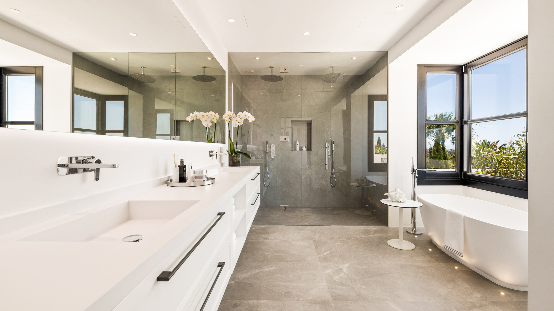  Image of Villa - 6 Bedrooms - 6 Bathrooms for sale in Malaga-Marbella-Spain, Image 10