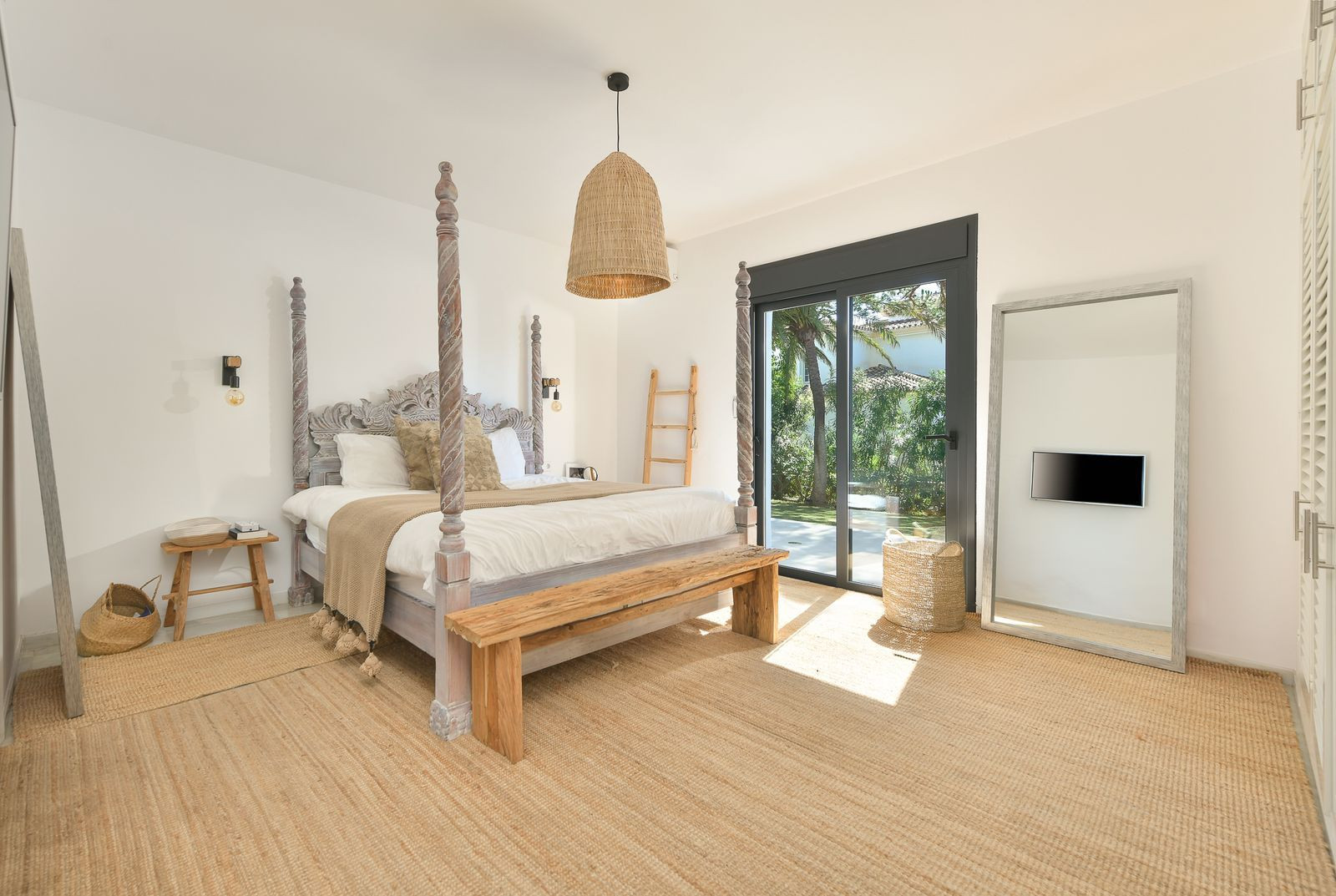  Image of Villa - 5 Bedrooms - 4 Bathrooms for sale in Malaga-Marbella-Spain, Image 8
