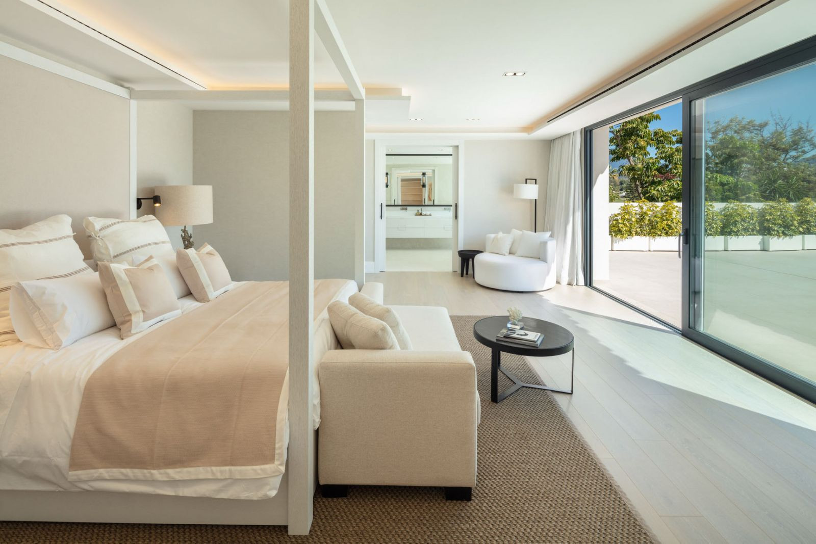  Image of Villa - 5 Bedrooms - 5 Bathrooms for sale in Malaga-Marbella-Spain, Image 8