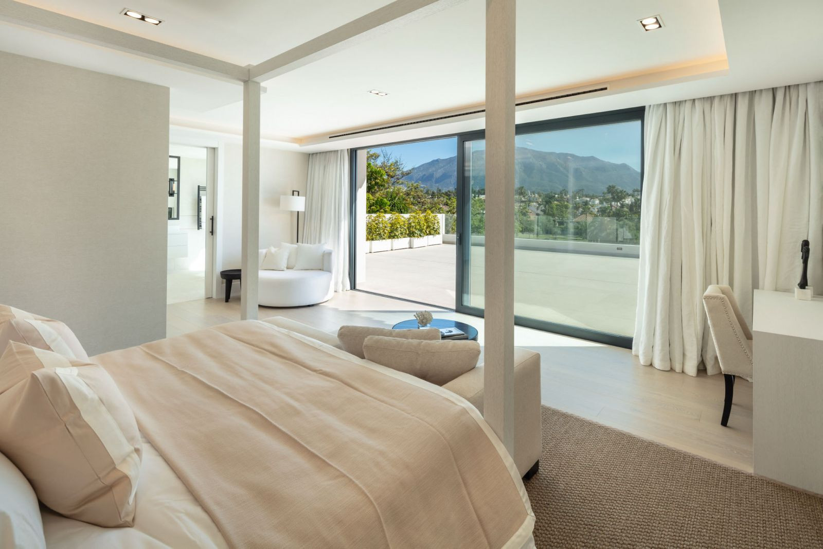  Image of Villa - 5 Bedrooms - 5 Bathrooms for sale in Malaga-Marbella-Spain, Image 7