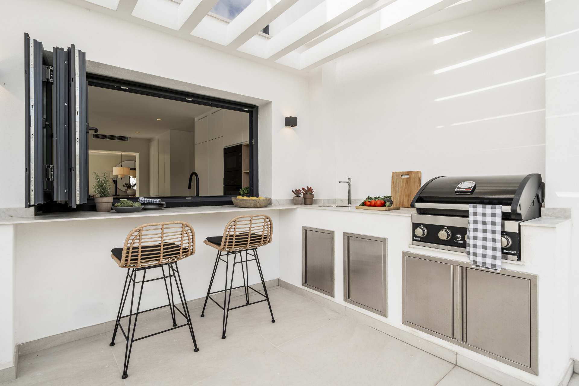  Image of Villa - 5 Bedrooms - 5 Bathrooms for sale in Malaga-San Pedro de Alcantara-Spain, Image 26