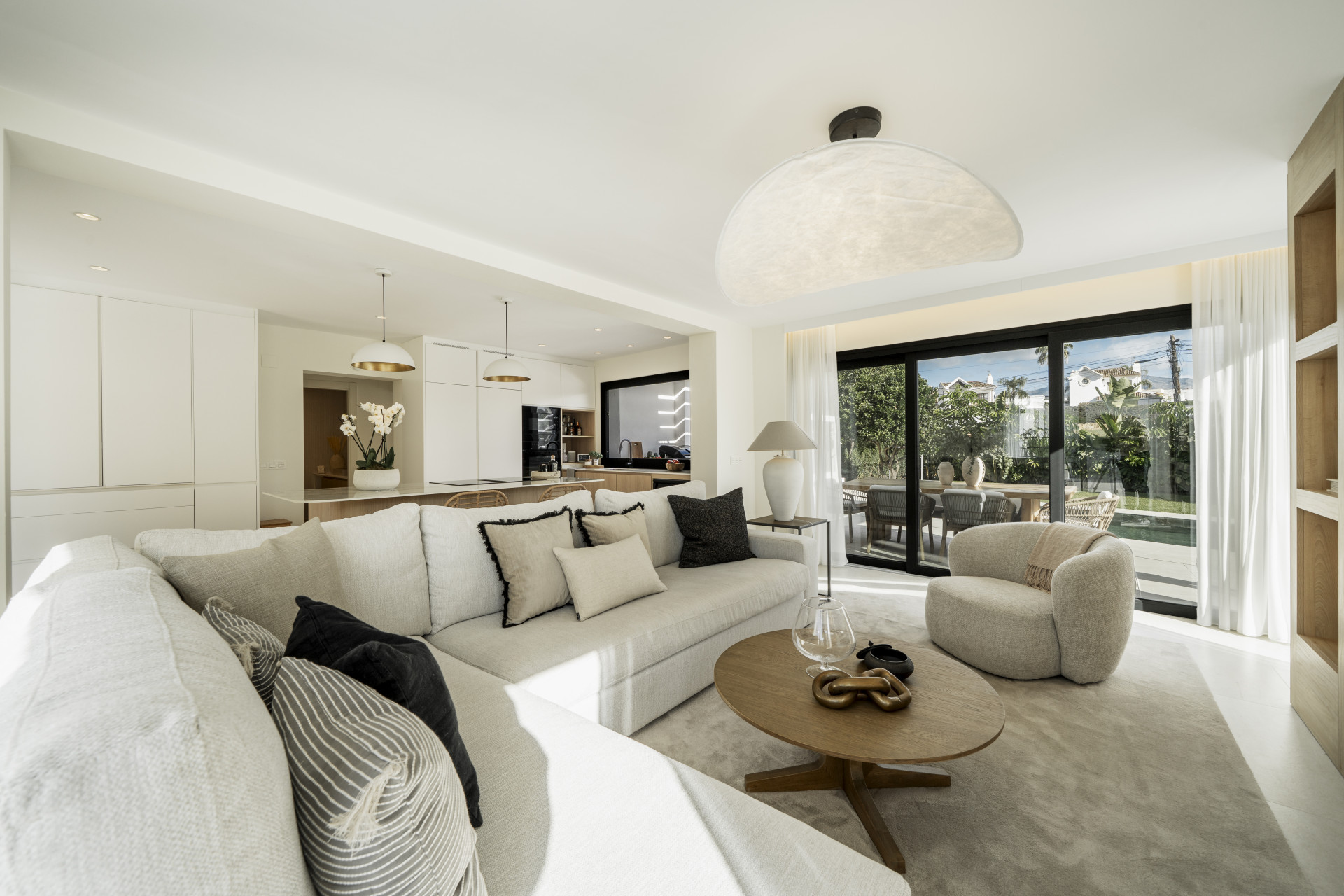 Image of Villa - 5 Bedrooms - 5 Bathrooms for Sale in Malaga-San Pedro de Alcantara-Spain, Image 5