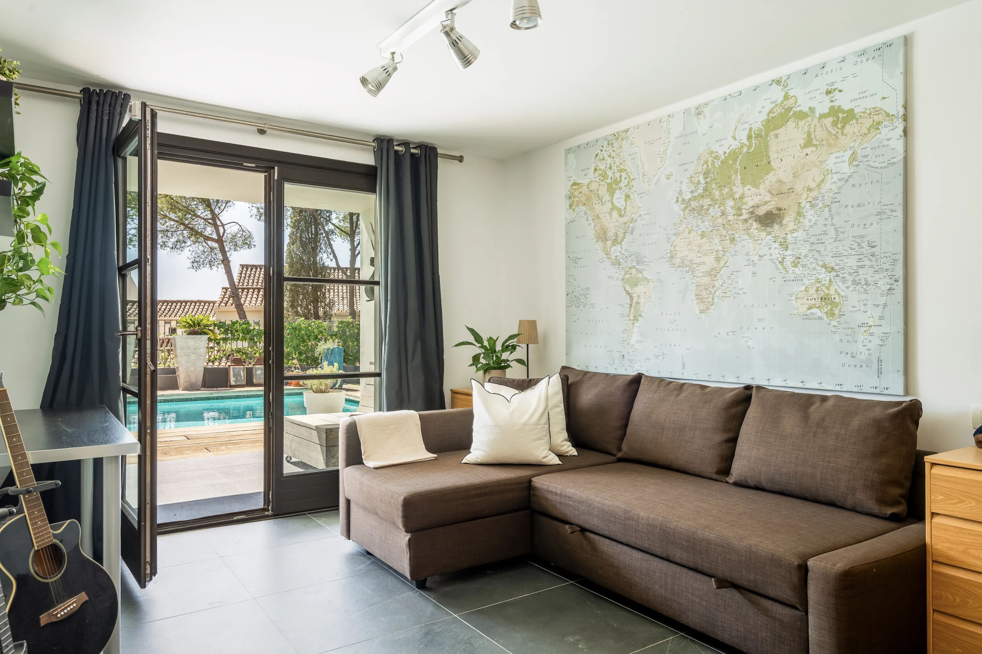  Image of Villa - 6 Bedrooms - 4 Bathrooms for sale in Malaga-Benahavis-Spain, Image 19