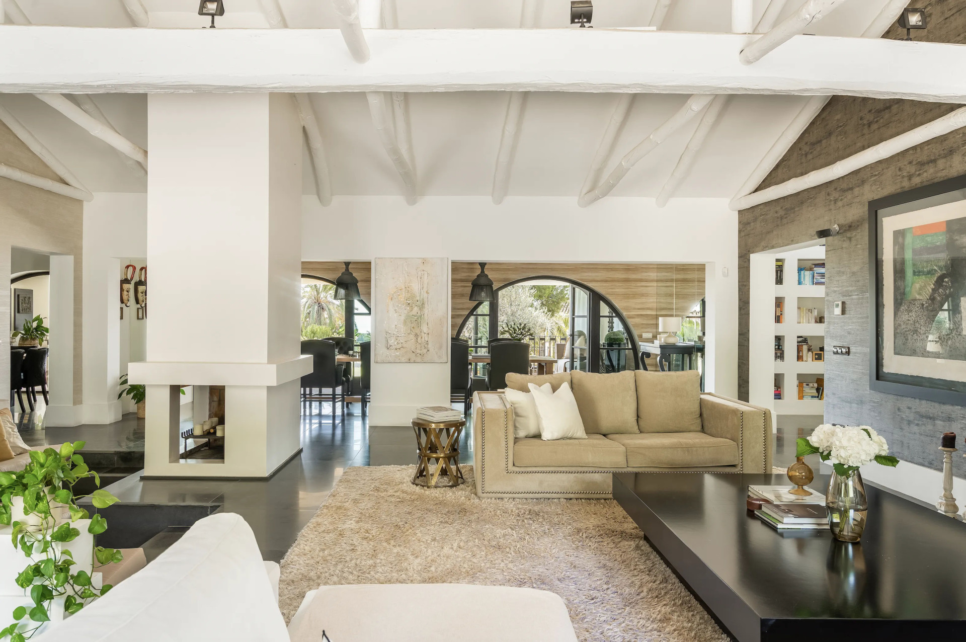  Image of Villa - 6 Bedrooms - 4 Bathrooms for sale in Malaga-Benahavis-Spain, Image 14