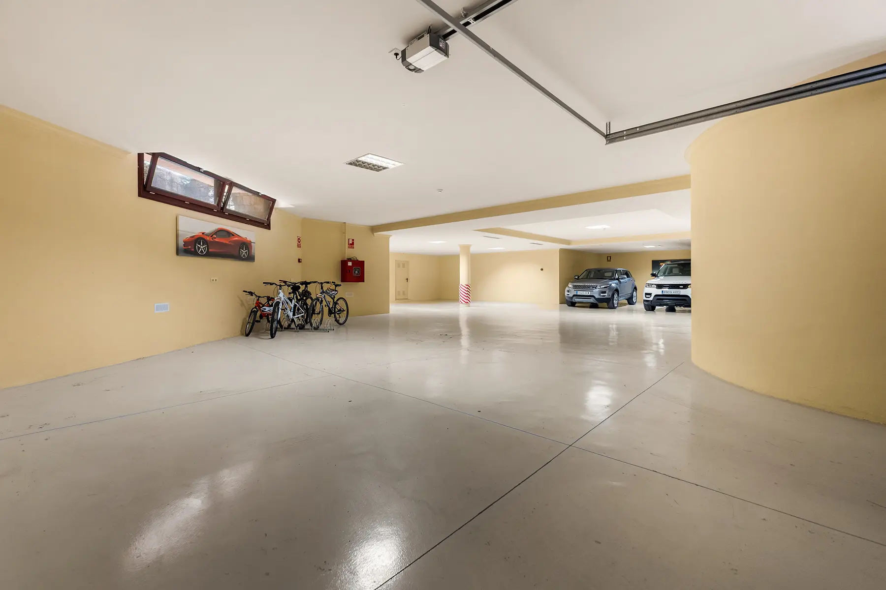  Image of Villa - 8 Bedrooms - 8 Bathrooms for sale in Malaga-San Pedro de Alcantara-Spain, Image 35
