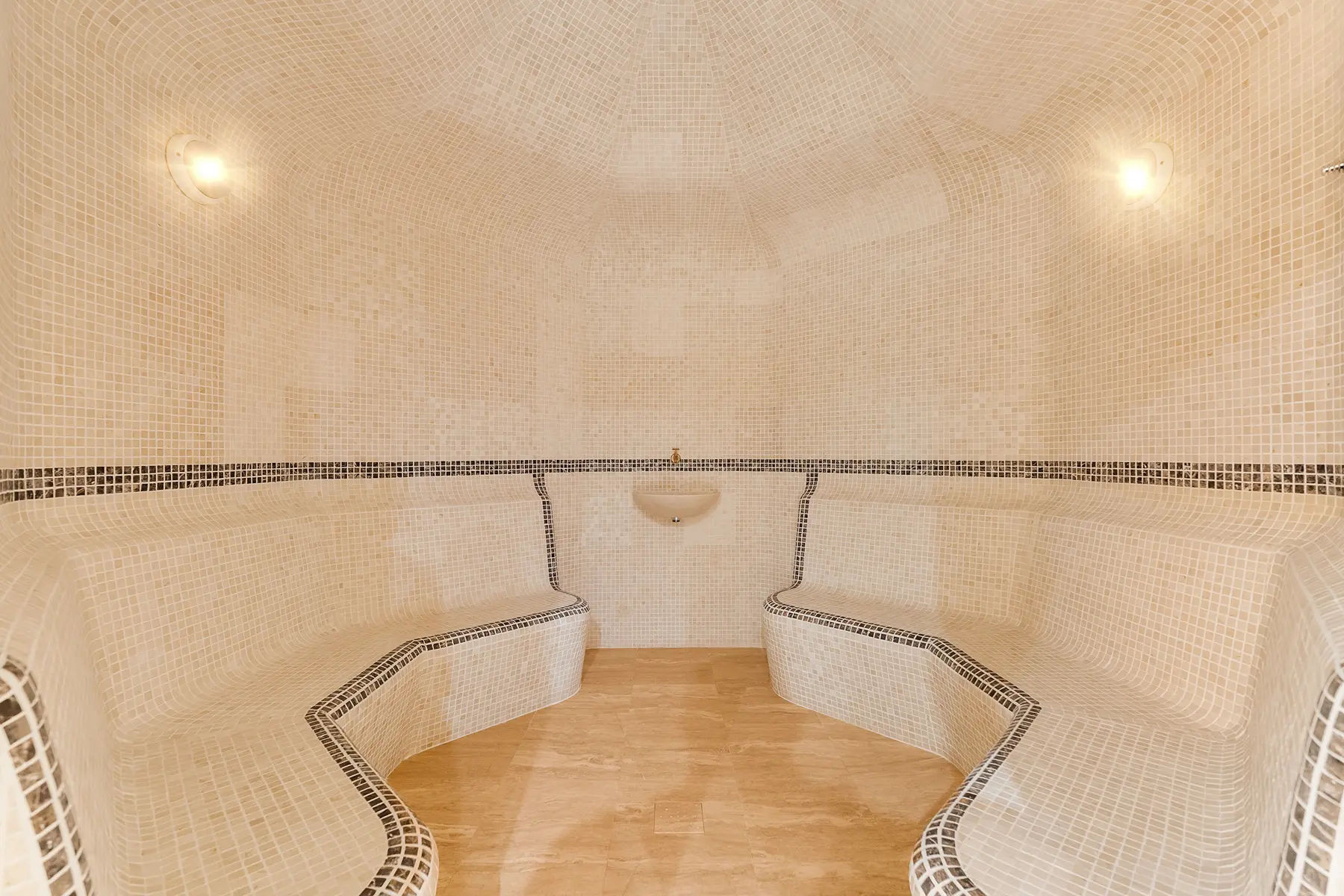  Image of Villa - 8 Bedrooms - 8 Bathrooms for sale in Malaga-San Pedro de Alcantara-Spain, Image 32