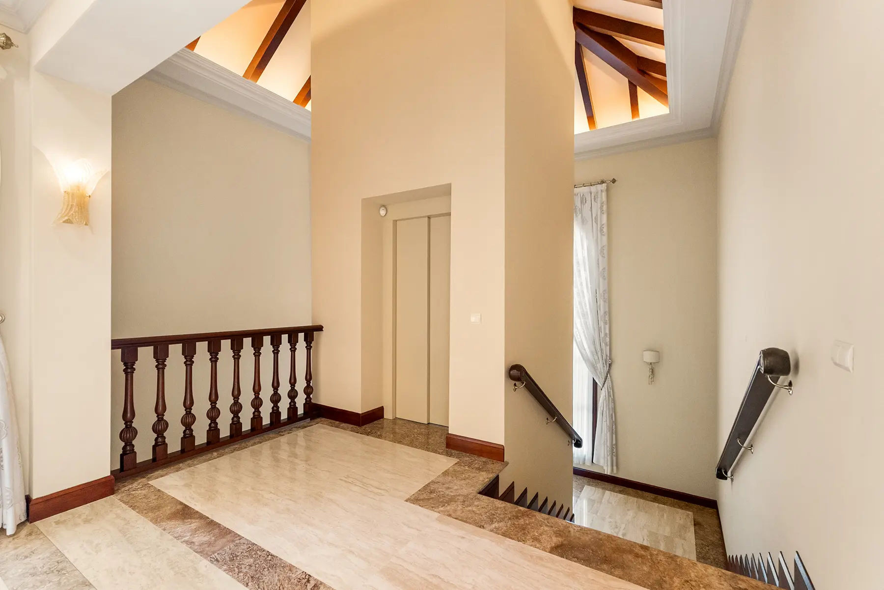  Image of Villa - 8 Bedrooms - 8 Bathrooms for sale in Malaga-San Pedro de Alcantara-Spain, Image 33
