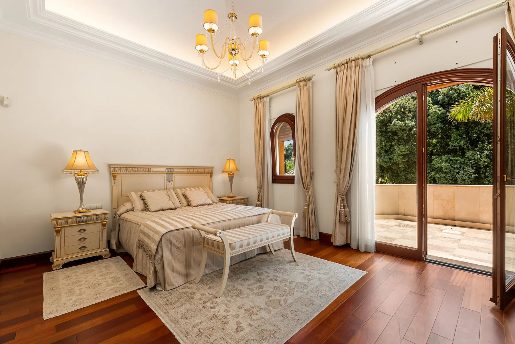 Image of Villa - 8 Bedrooms - 8 Bathrooms for sale in Malaga-San Pedro de Alcantara-Spain, Image 13