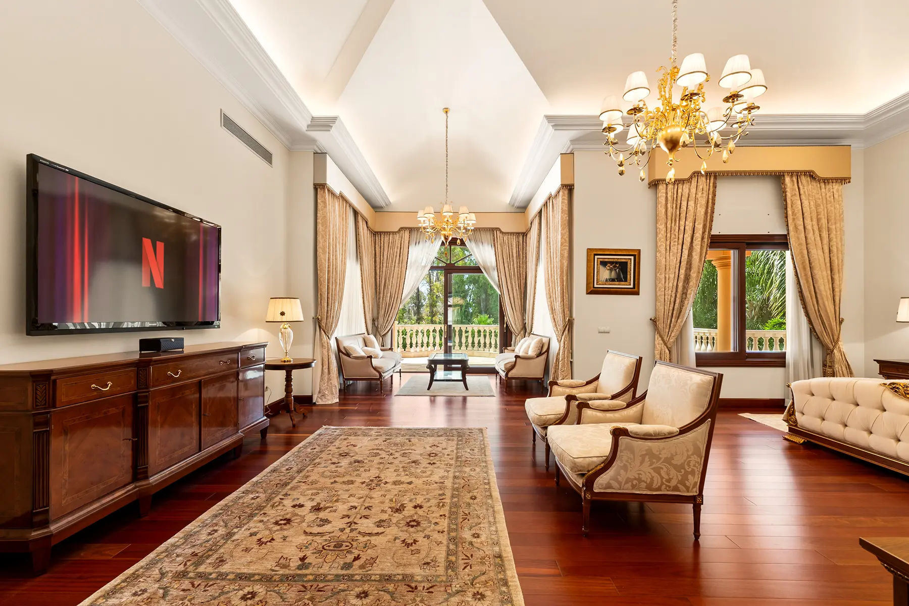  Image of Villa - 8 Bedrooms - 8 Bathrooms for sale in Malaga-San Pedro de Alcantara-Spain, Image 7