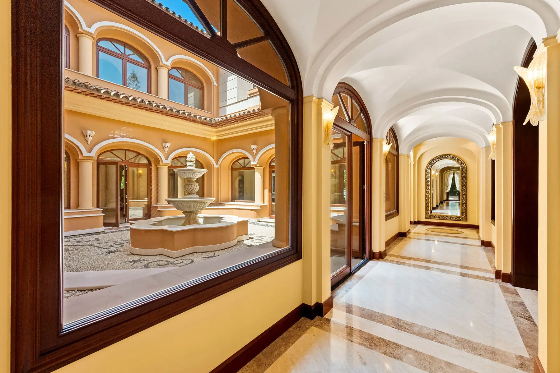  Image of Villa - 8 Bedrooms - 8 Bathrooms for sale in Malaga-San Pedro de Alcantara-Spain, Image 28