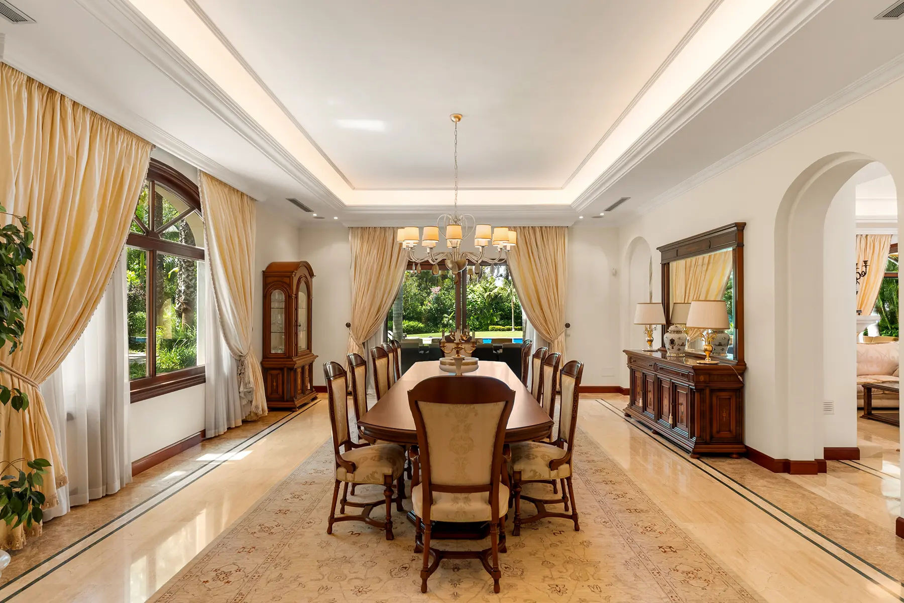  Image of Villa - 8 Bedrooms - 8 Bathrooms for sale in Malaga-San Pedro de Alcantara-Spain, Image 19
