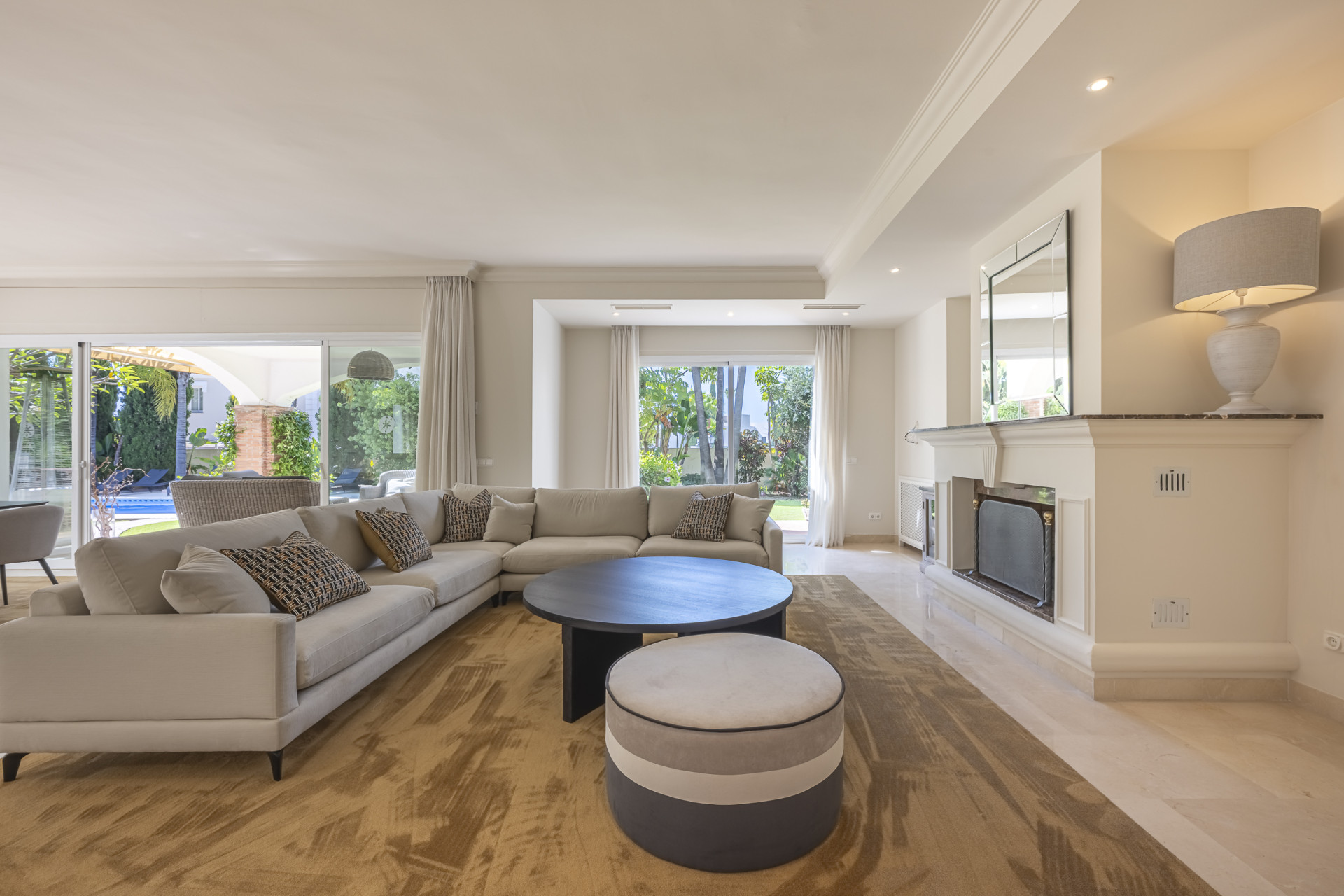 Image of Villa - 5 Bedrooms - 5 Bathrooms for Sale in Malaga-Benahavis-Spain, Image 3