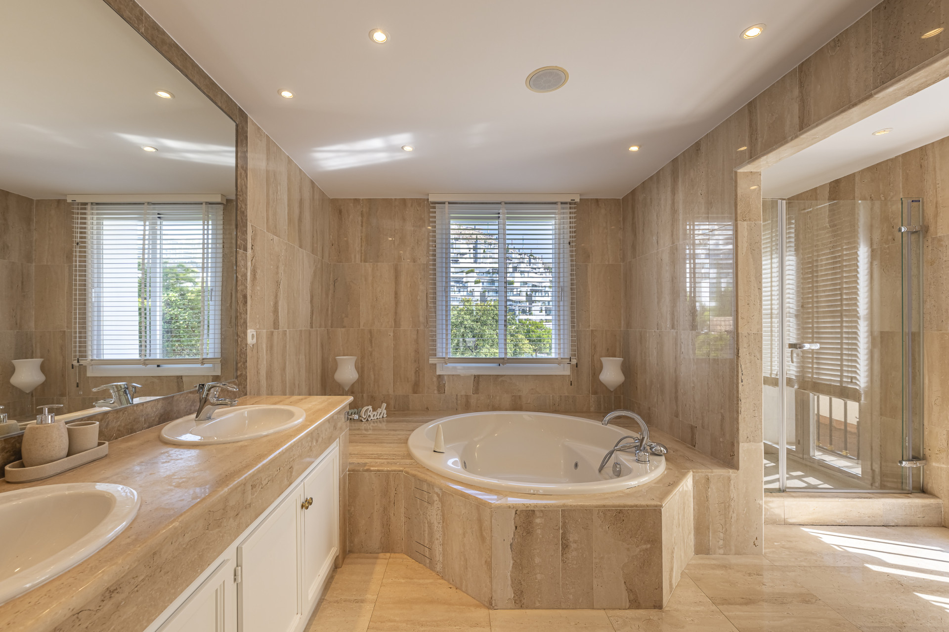  Image of Villa - 5 Bedrooms - 5 Bathrooms for sale in Malaga-Benahavis-Spain, Image 12