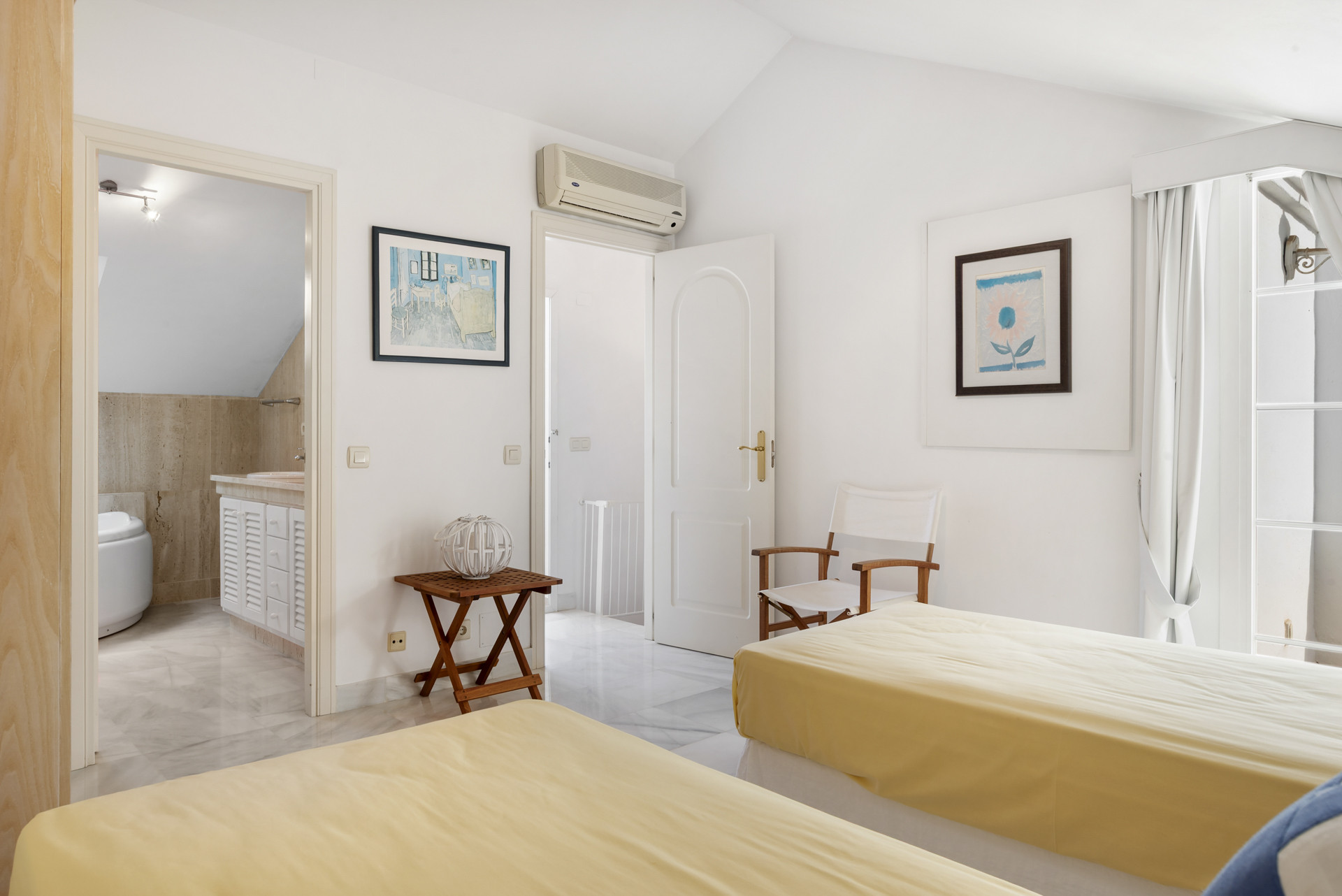  Image of Town House - 3 Bedrooms - 3 Bathrooms for sale in Malaga-Marbella-Spain, Image 12